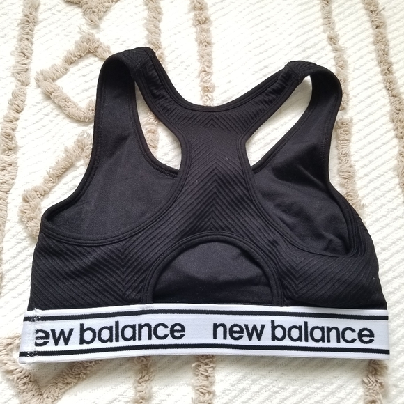 New Balance Medium Impact Black Logo Sports Bra Medium - Picture 4 of 6